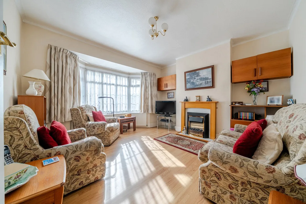 Danson Crescent, DA16, photo 2