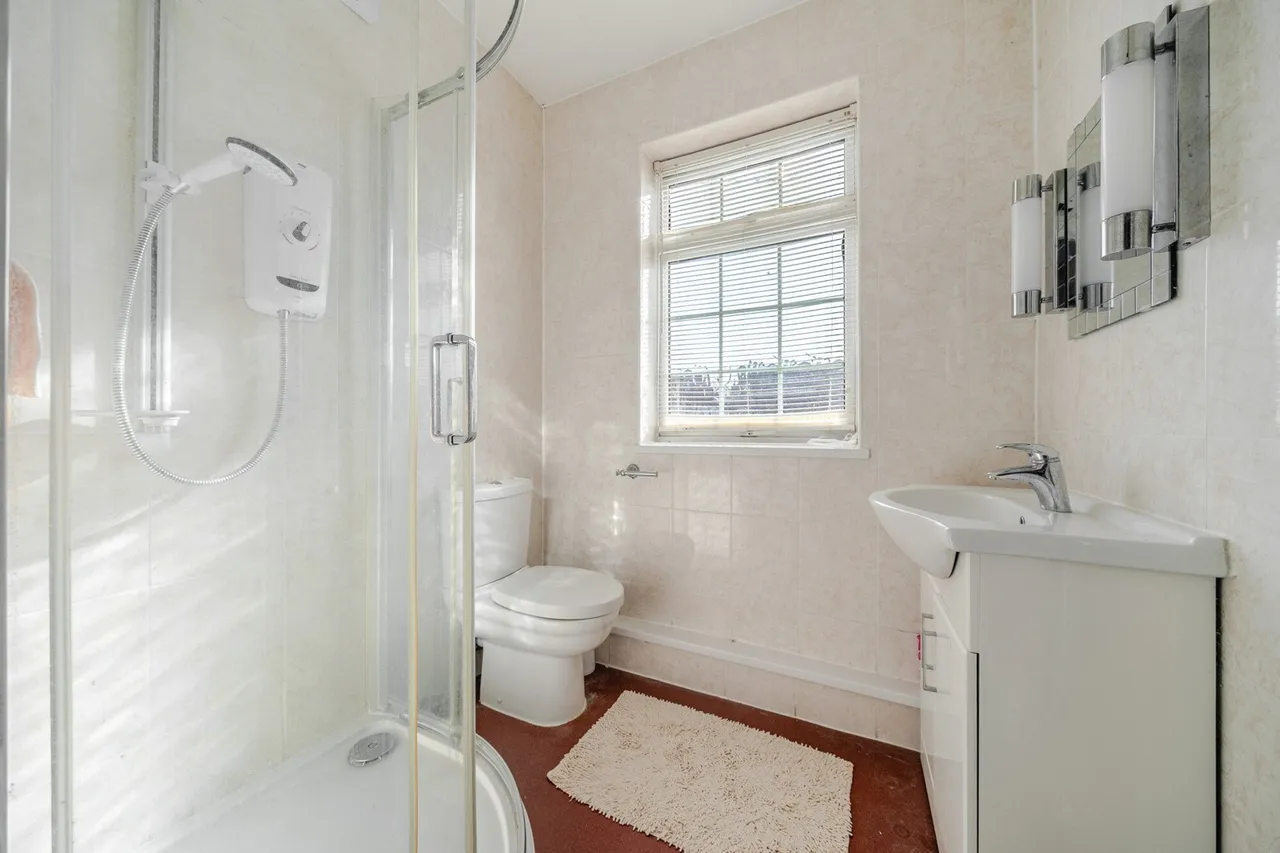 Danson Crescent, DA16, photo 8