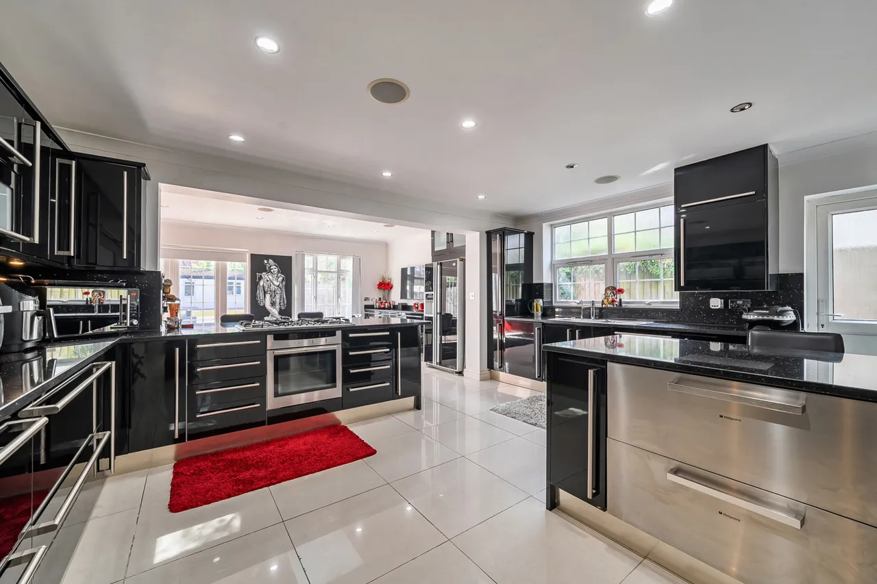 Sedgecombe Avenue, Harrow, HA3, photo 2