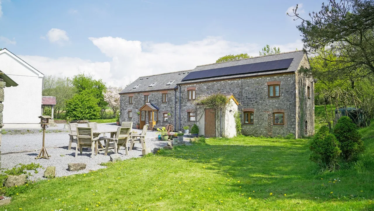 Llanybri, Carmarthen, SA33, photo 2