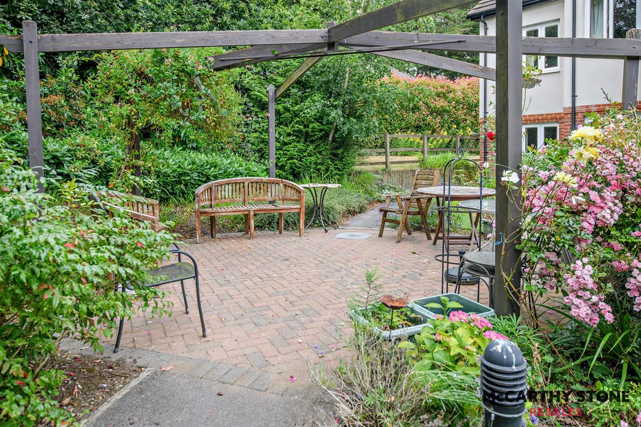 Ringwood Road, Ferndown, BH22, photo 18