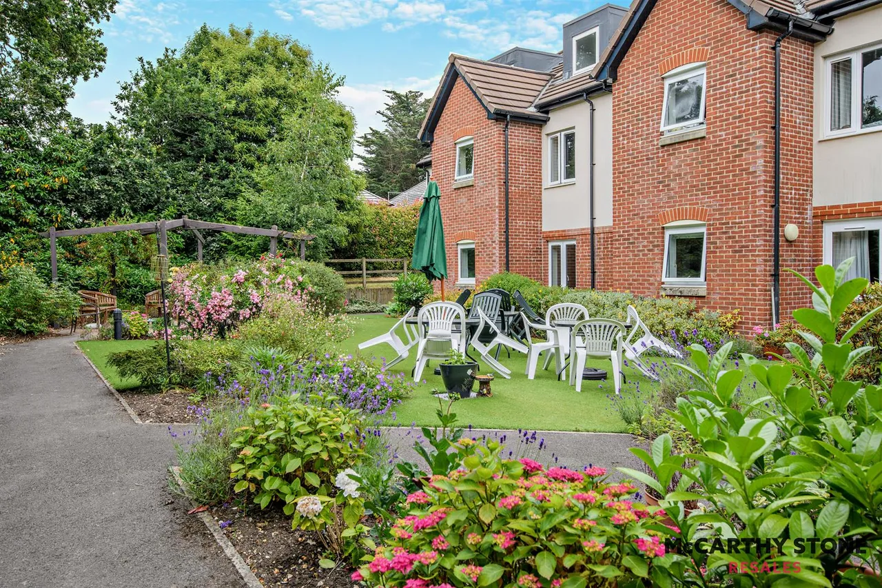 Ringwood Road, Ferndown, BH22, photo 9