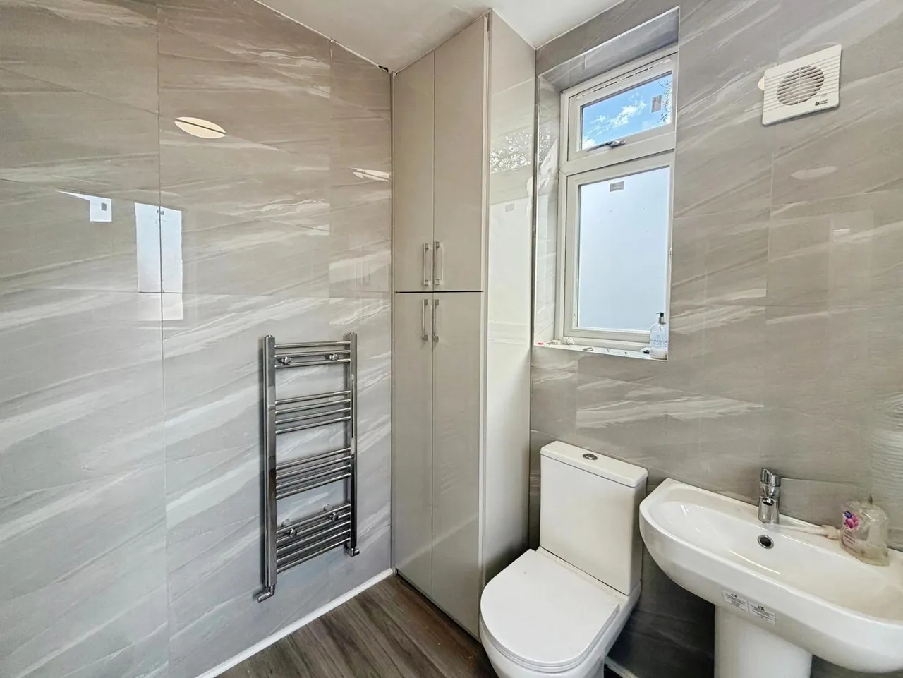 Cove Road, Farnborough, Hampshire, GU14 0EX, photo 6