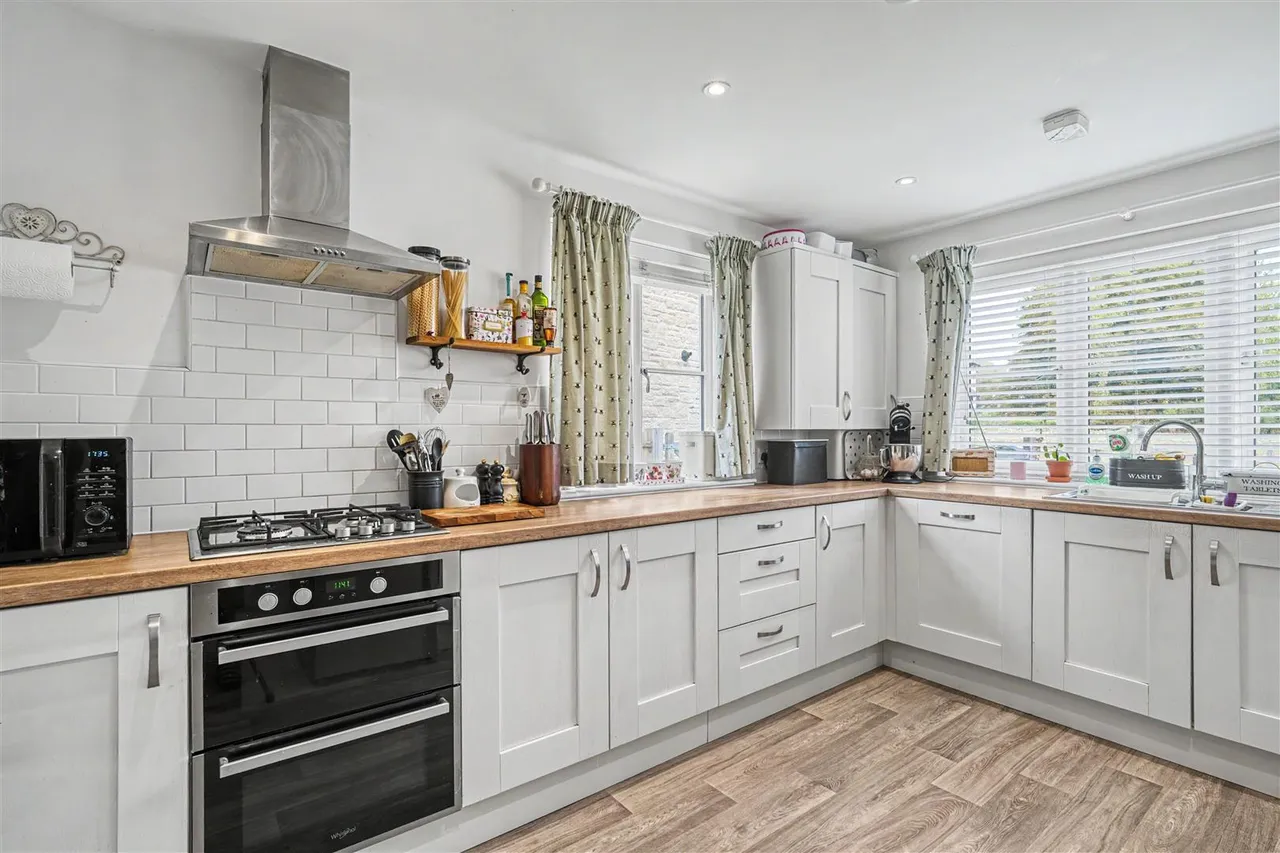 Chestnut Close, Marnhull, photo 7