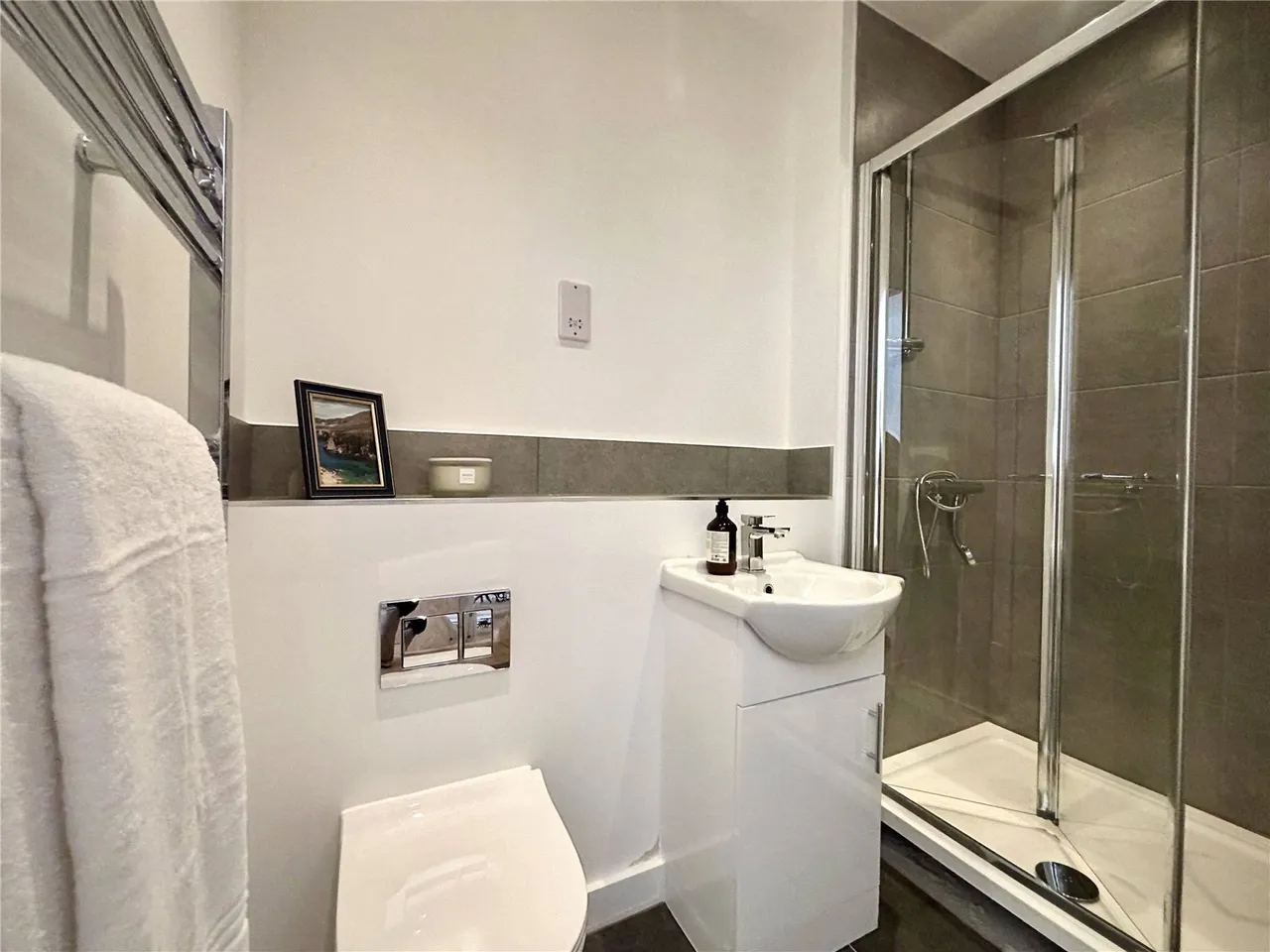 Victoria Road, Aldershot, GU11, photo 23