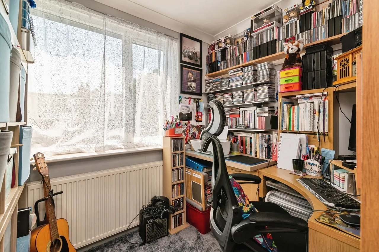First Avenue, Carlton, Nottingham, Nottinghamshire, NG4, photo 13