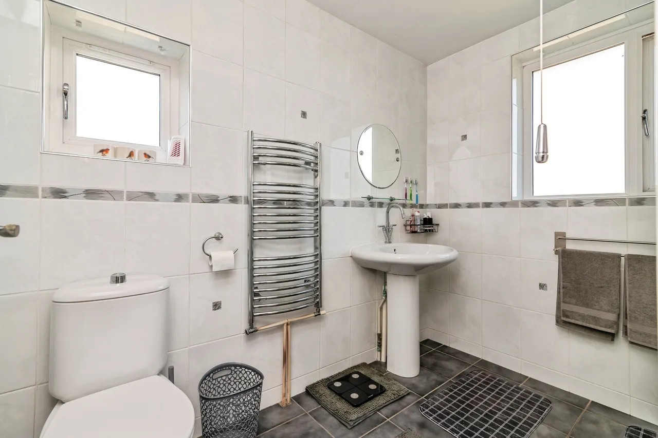 First Avenue, Carlton, Nottingham, Nottinghamshire, NG4, photo 14