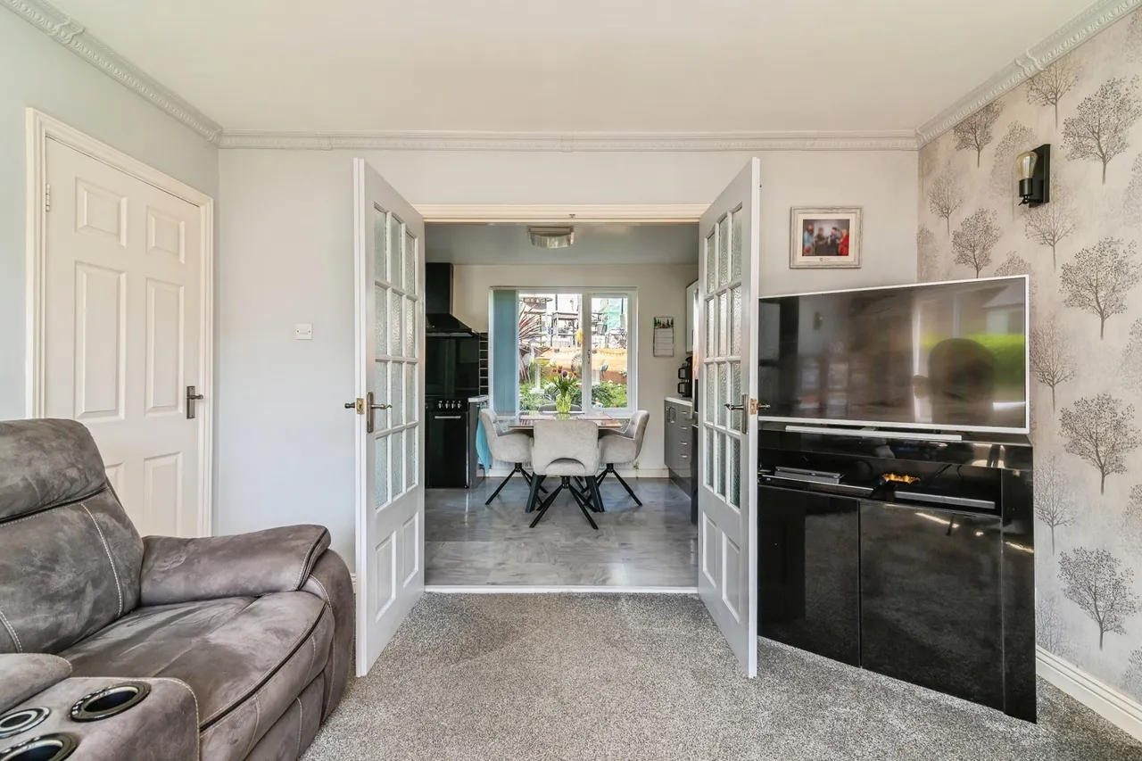 First Avenue, Carlton, Nottingham, Nottinghamshire, NG4, photo 5