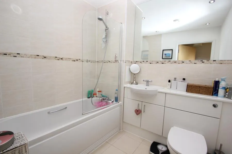 Guildford Road, Woking, GU22, photo 7