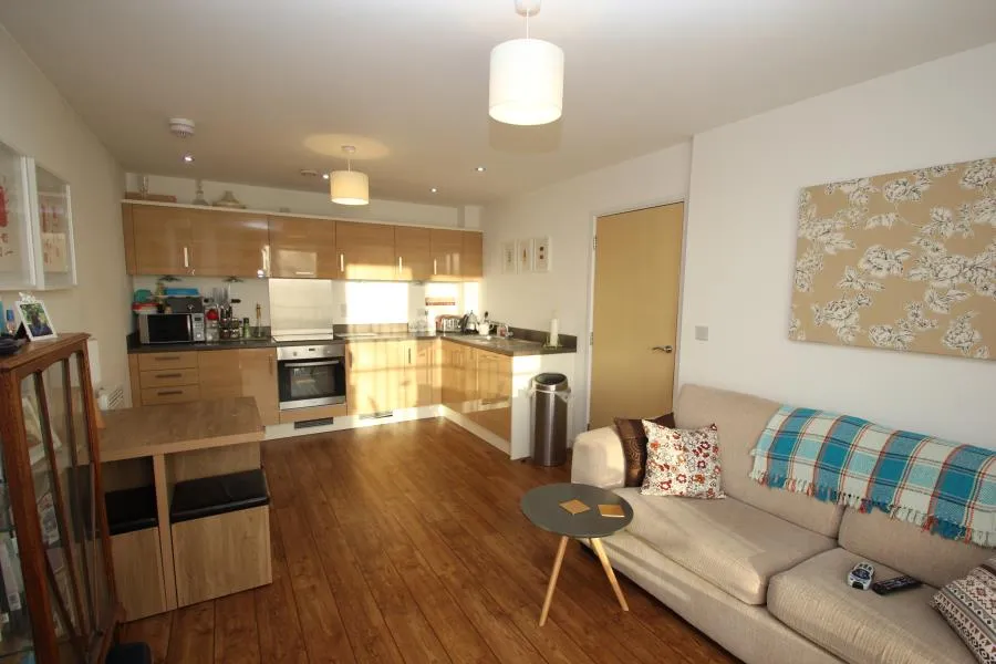 Guildford Road, Woking, GU22, photo 4