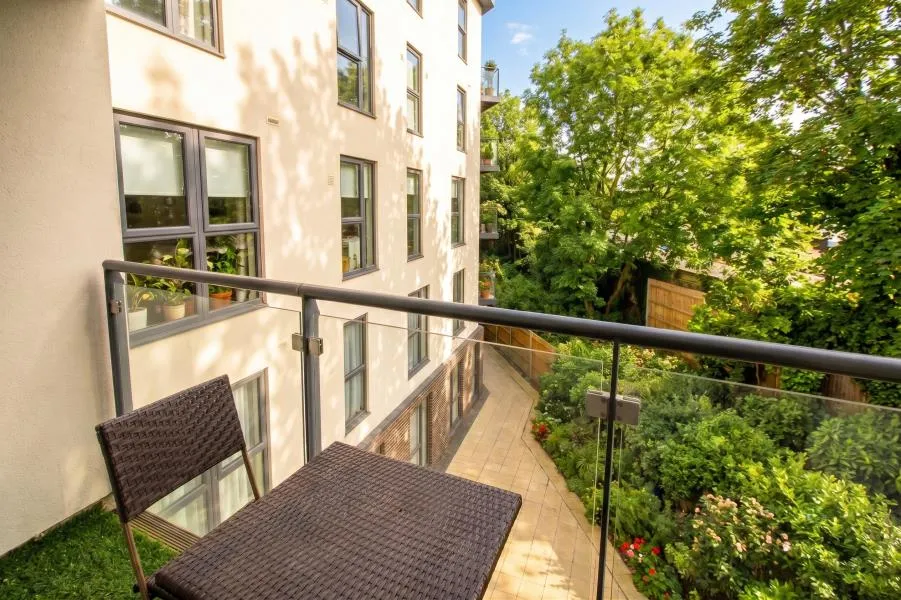 Guildford Road, Woking, GU22, photo 2