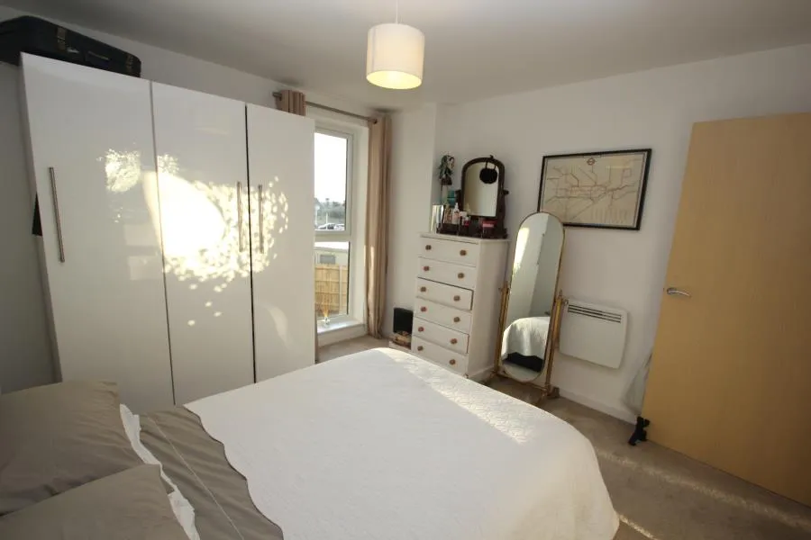 Guildford Road, Woking, GU22, photo 5