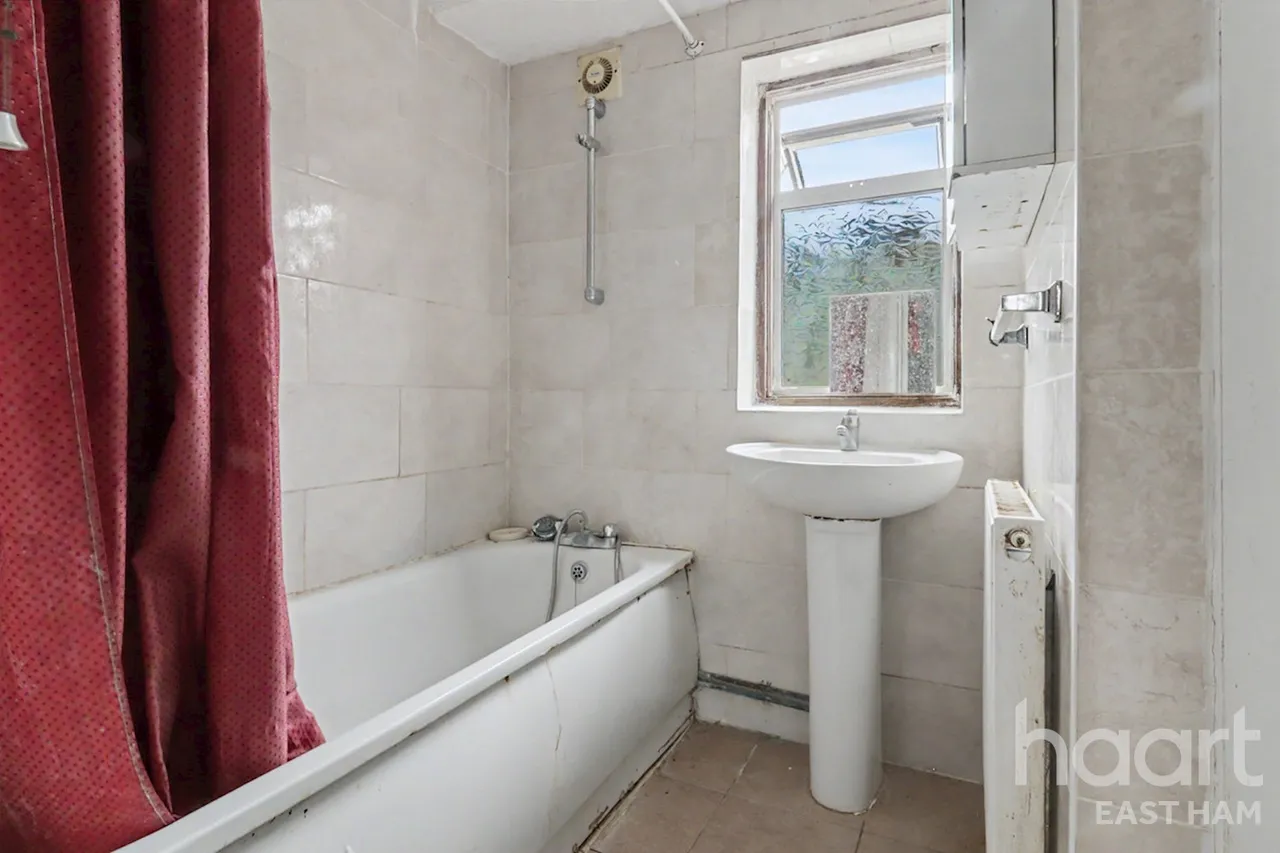 Buxton Road, London, E6, photo 5