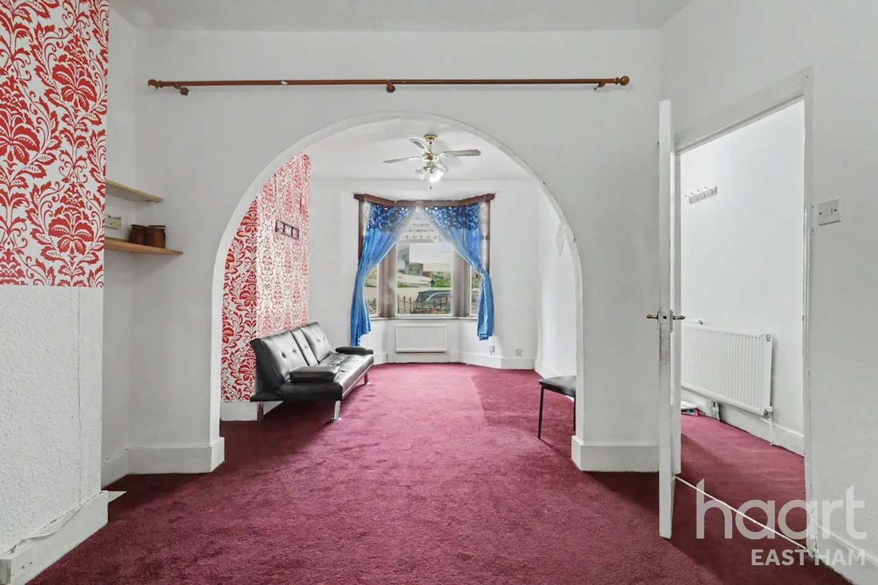 Buxton Road, London, E6, photo 2
