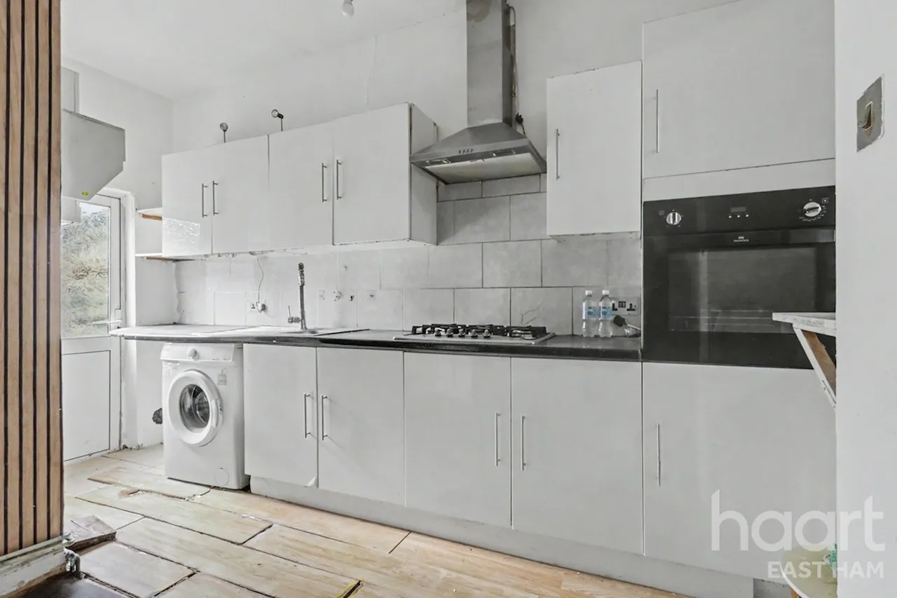 Buxton Road, London, E6, photo 4
