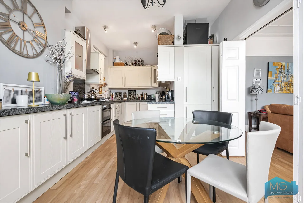 Pollard Road, London, N20, photo 13