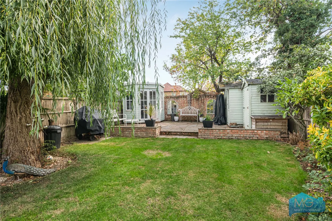 Pollard Road, London, N20, photo 31
