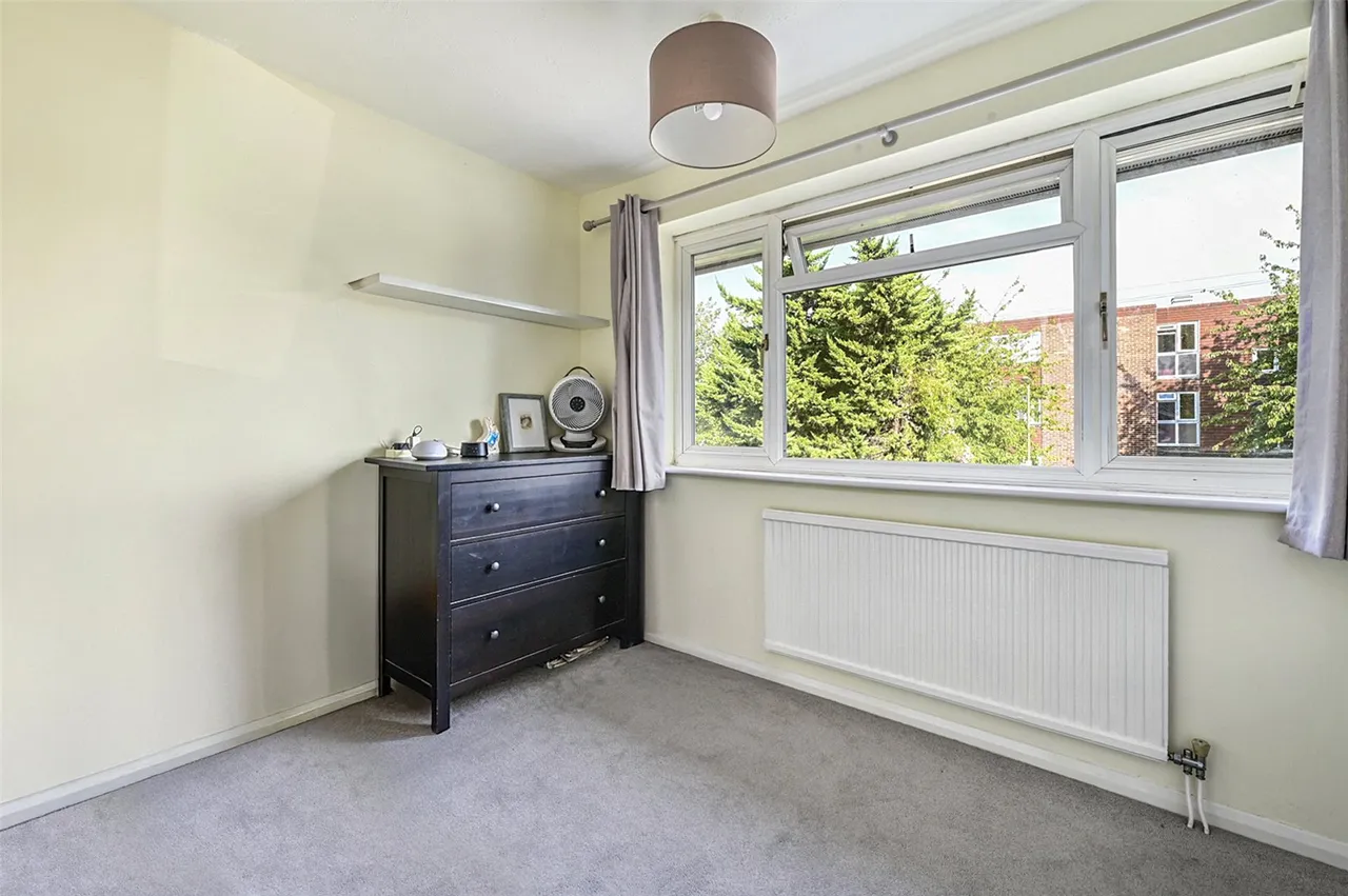 Lambourne Way, Tongham, Farnham, Surrey, GU10 1AB, photo 6