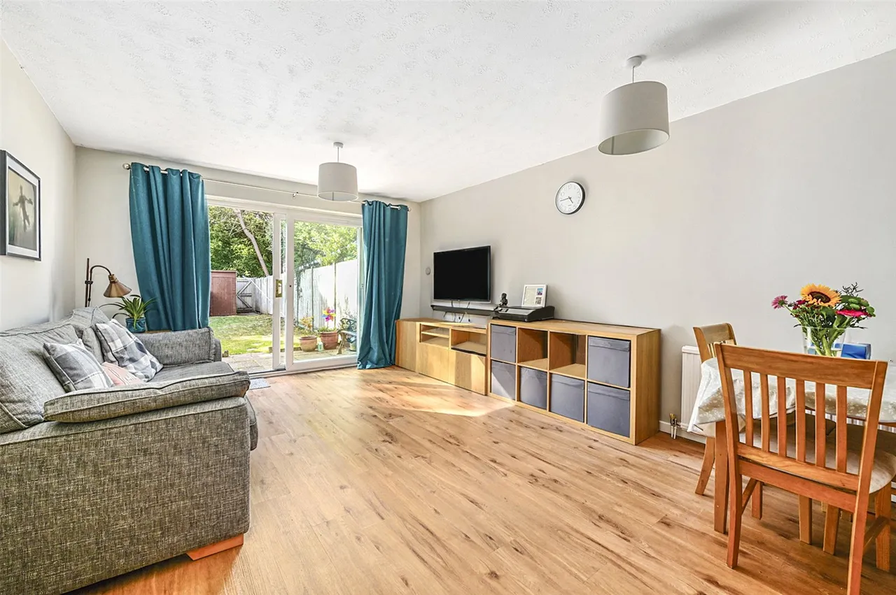 Lambourne Way, Tongham, Farnham, Surrey, GU10 1AB, photo 4