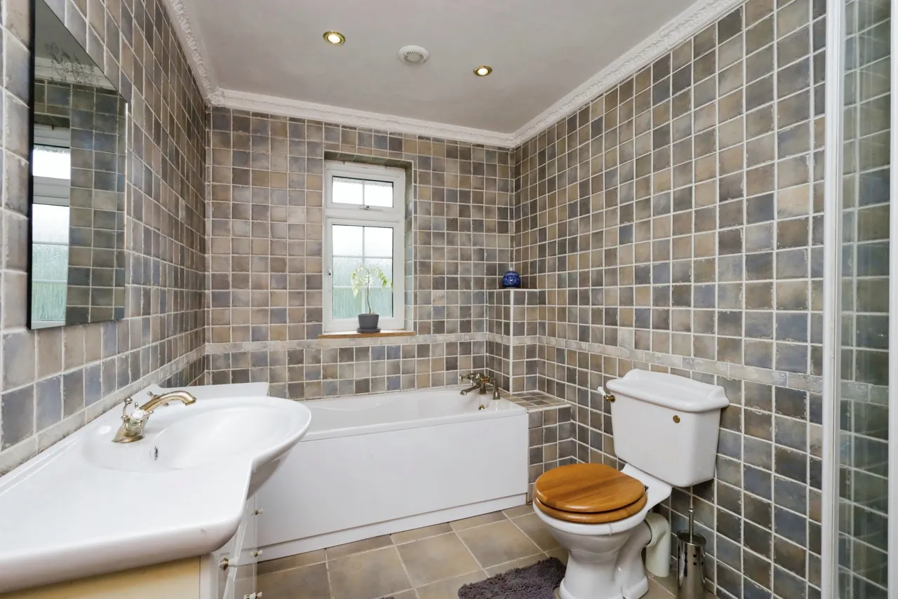 Pages Hill, Heathfield, TN21, photo 11