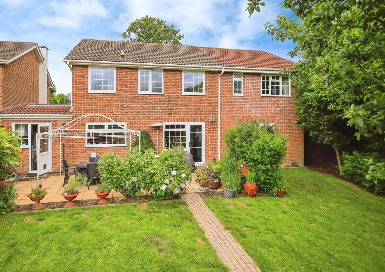 Pages Hill, Heathfield, TN21, photo 10