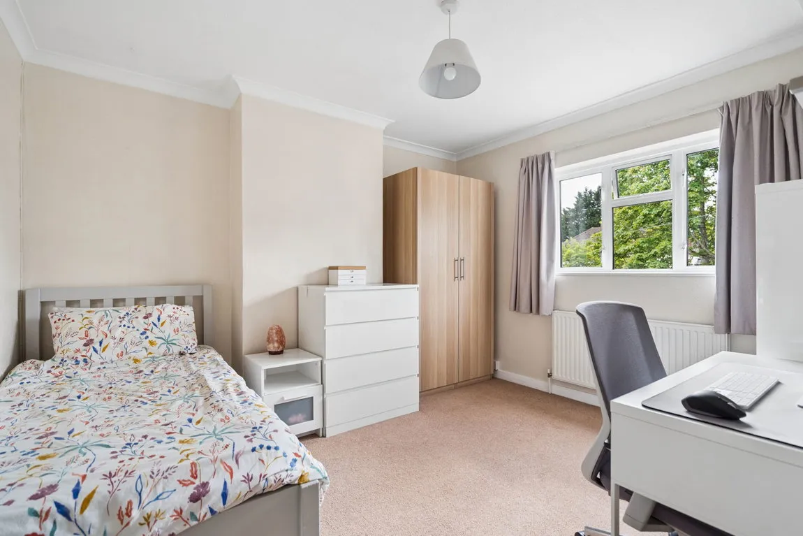 Lincoln Road, Northwood, HA6, photo 8
