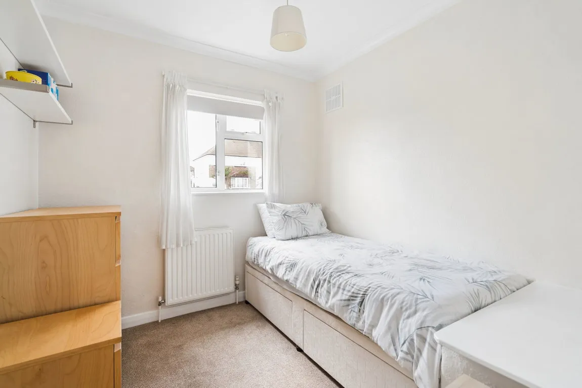 Lincoln Road, Northwood, HA6, photo 11