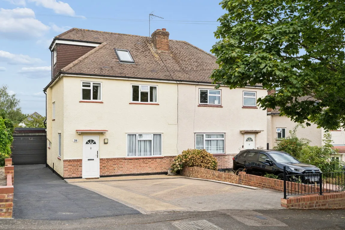4 bed property for sale, Lincoln Road, Northwood, HA6