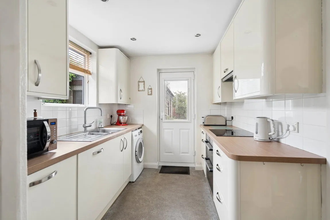 Lincoln Road, Northwood, HA6, photo 2