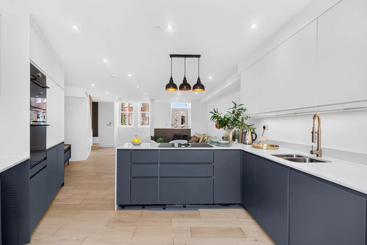 Jephtha Road, London, SW18, photo 6