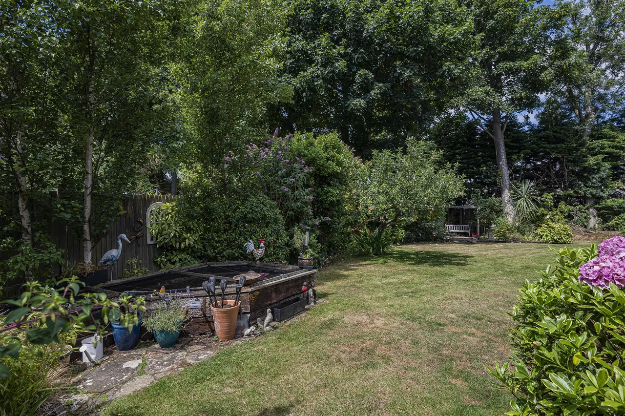 Rugby Close, Seaford, photo 40