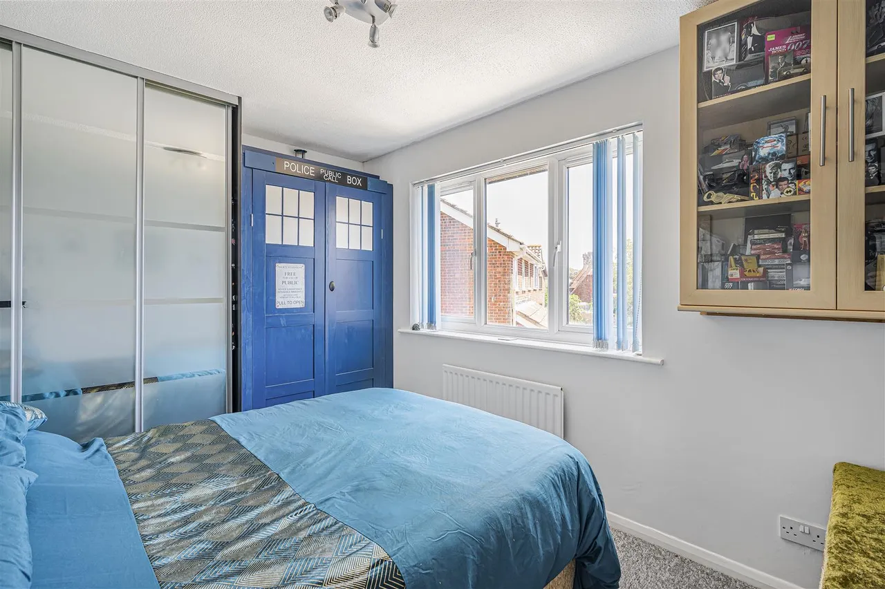 Rugby Close, Seaford, photo 34