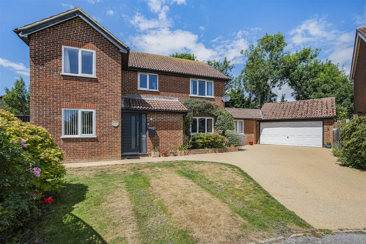4 bed house for sale, Rugby Close, Seaford