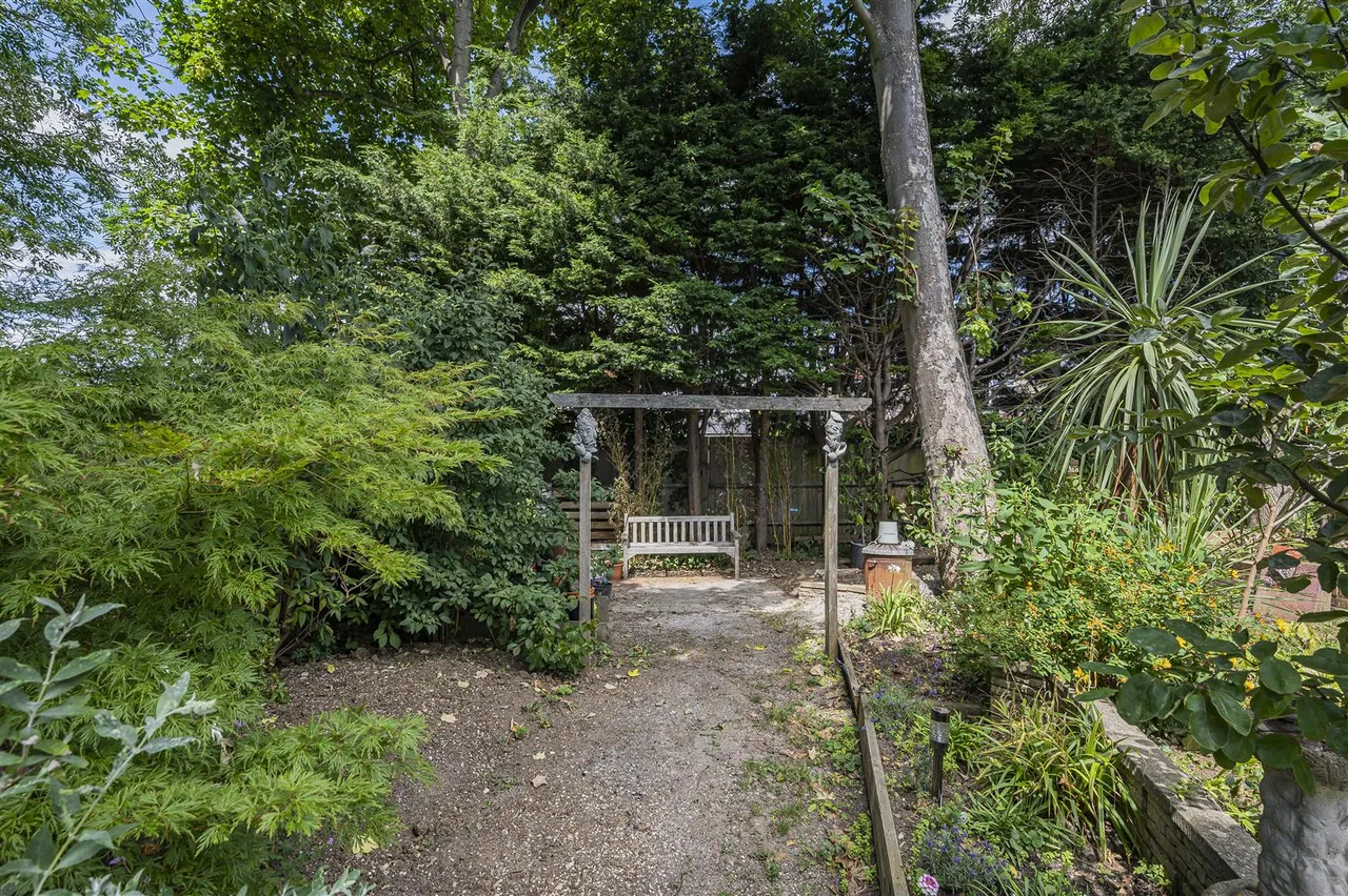 Rugby Close, Seaford, photo 43