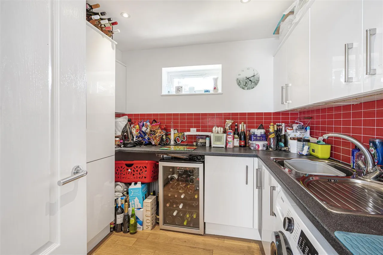 Rugby Close, Seaford, photo 22