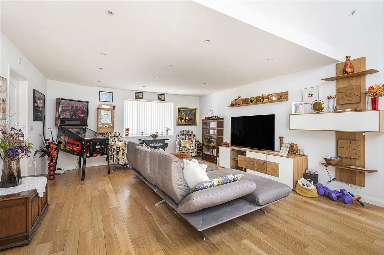 Rugby Close, Seaford, photo 20