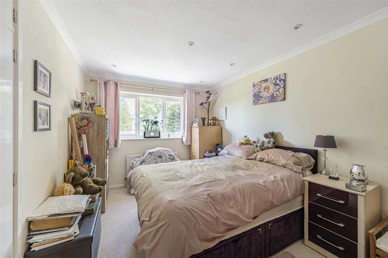 Rugby Close, Seaford, photo 33