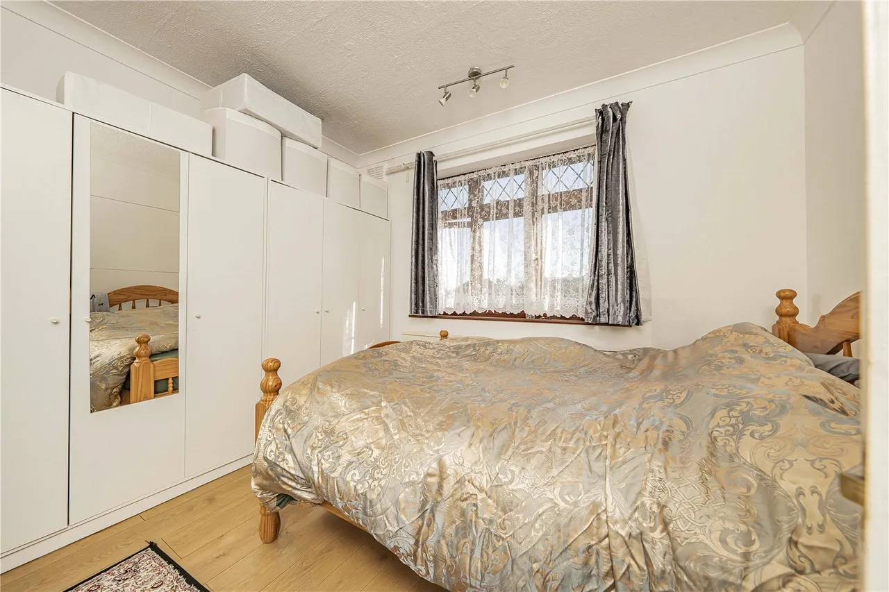 Adelphi Crescent, Hayes, UB4, photo 6