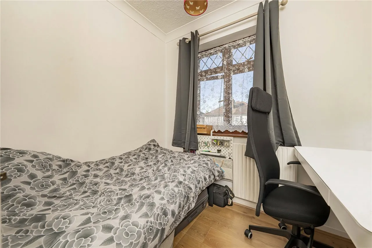 Adelphi Crescent, Hayes, UB4, photo 7