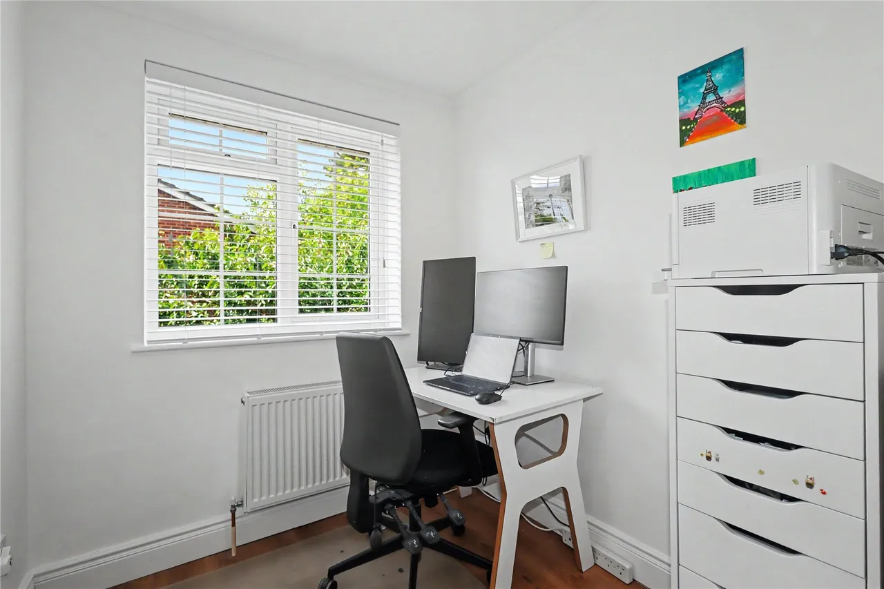 Belgrave Manor, Woking, GU22, photo 13