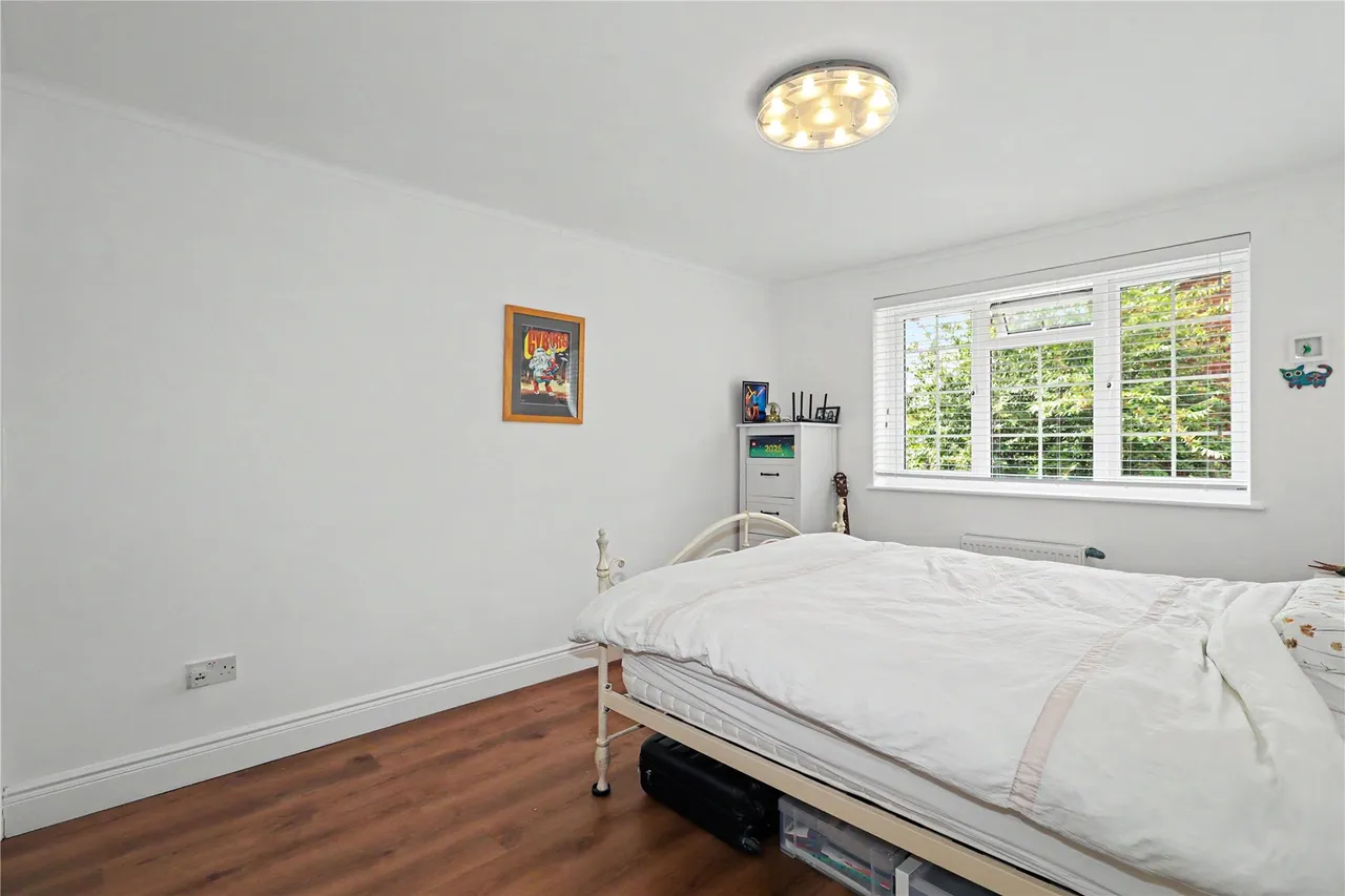 Belgrave Manor, Woking, GU22, photo 11