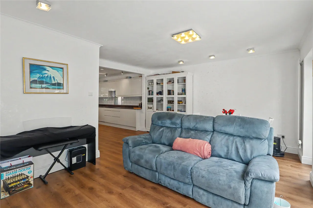 Belgrave Manor, Woking, GU22, photo 5