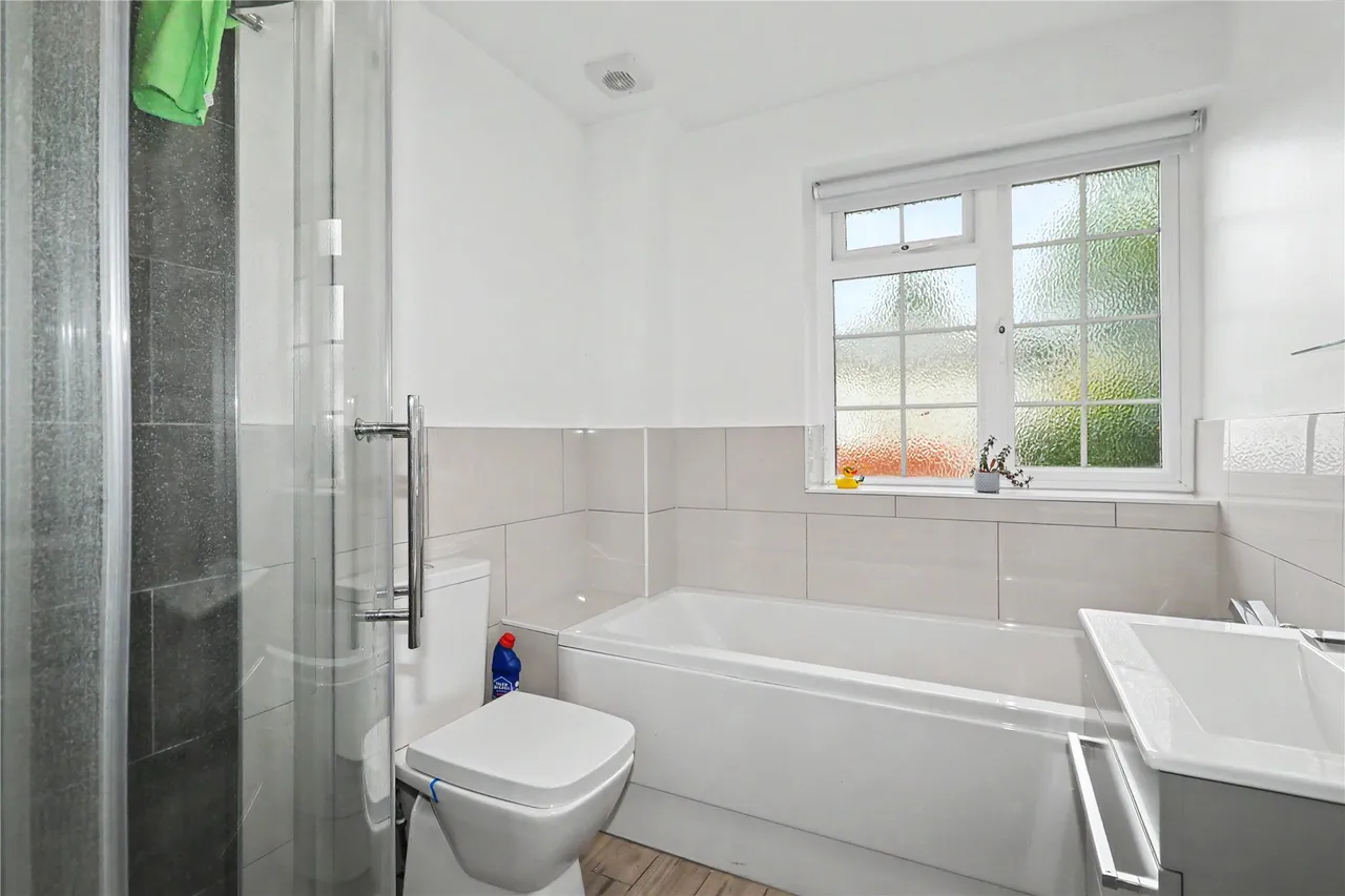Belgrave Manor, Woking, GU22, photo 14