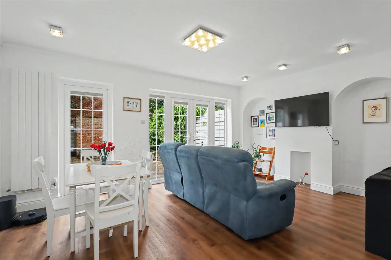 Belgrave Manor, Woking, GU22, photo 7