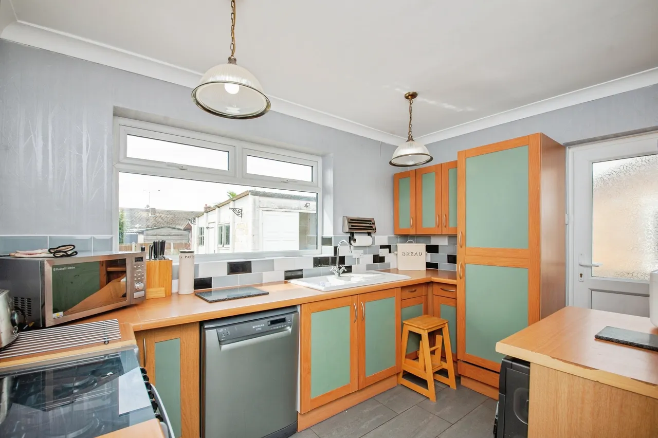 Lymington Avenue, Clacton-On-Sea, photo 9