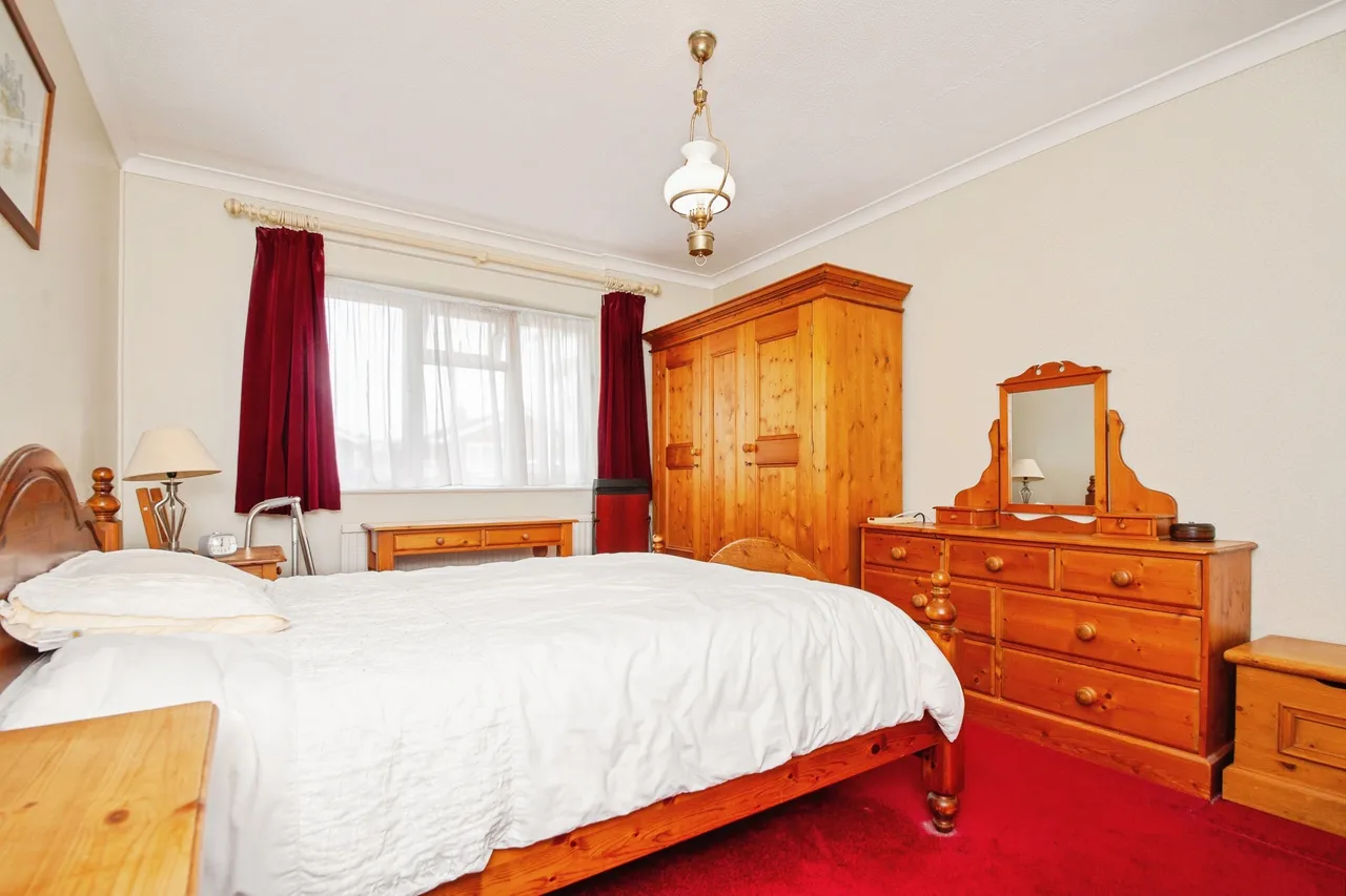 Lymington Avenue, Clacton-On-Sea, photo 12