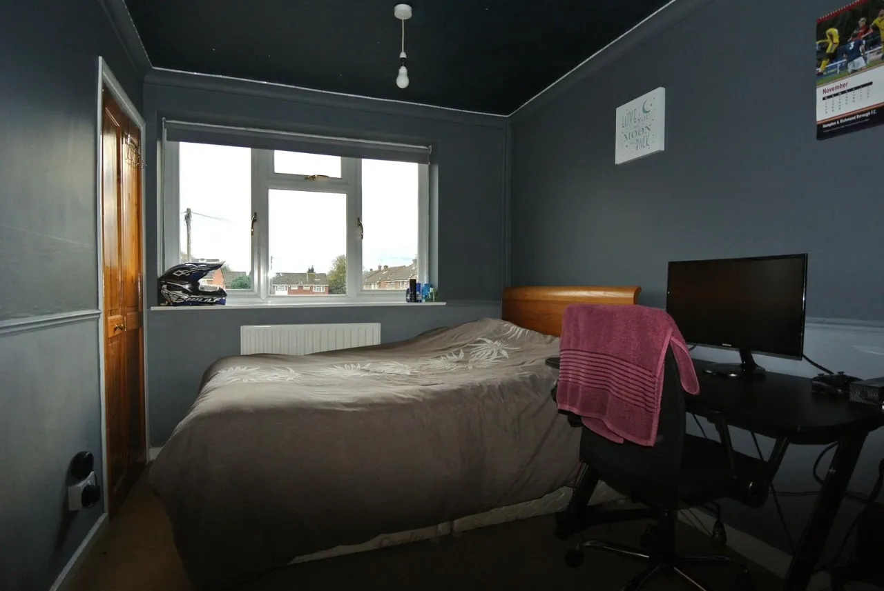 Dukes Close, Ashford, Surrey, TW15 1BQ, photo 6
