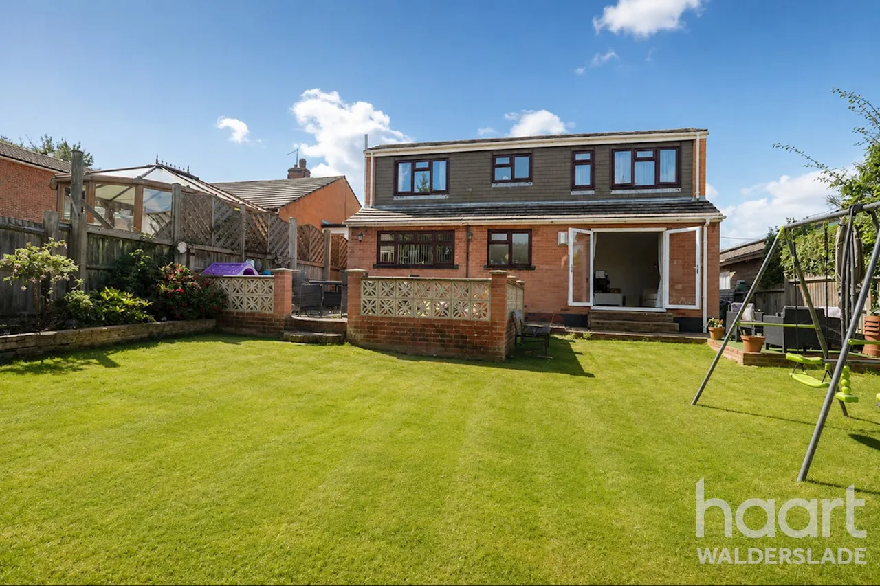 4 bed house for sale, Tunbury Avenue, Chatham, ME5