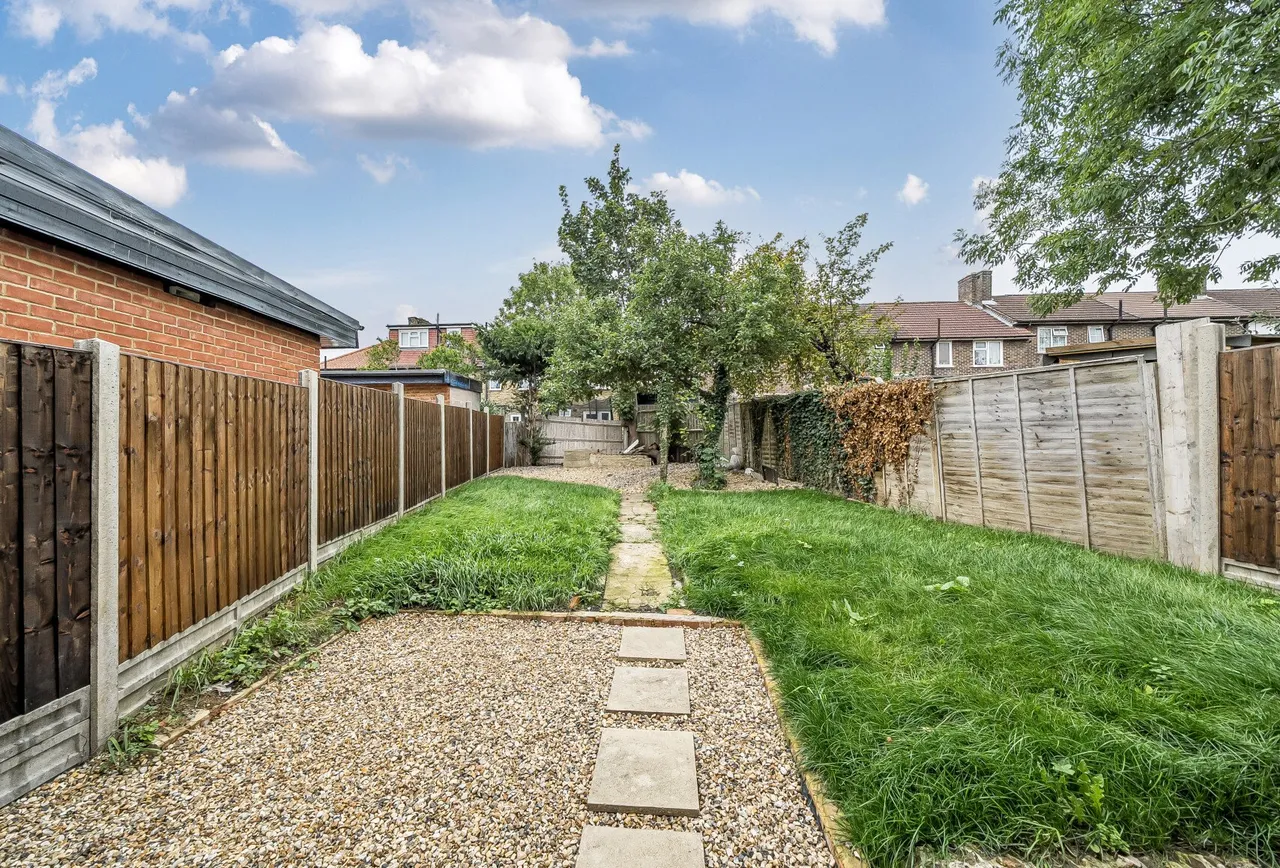 Neath Gardens, Morden, SM4 6JN, photo 12