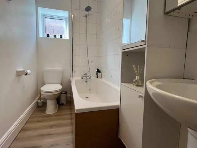 Macnaghten Road, SO18, photo 16
